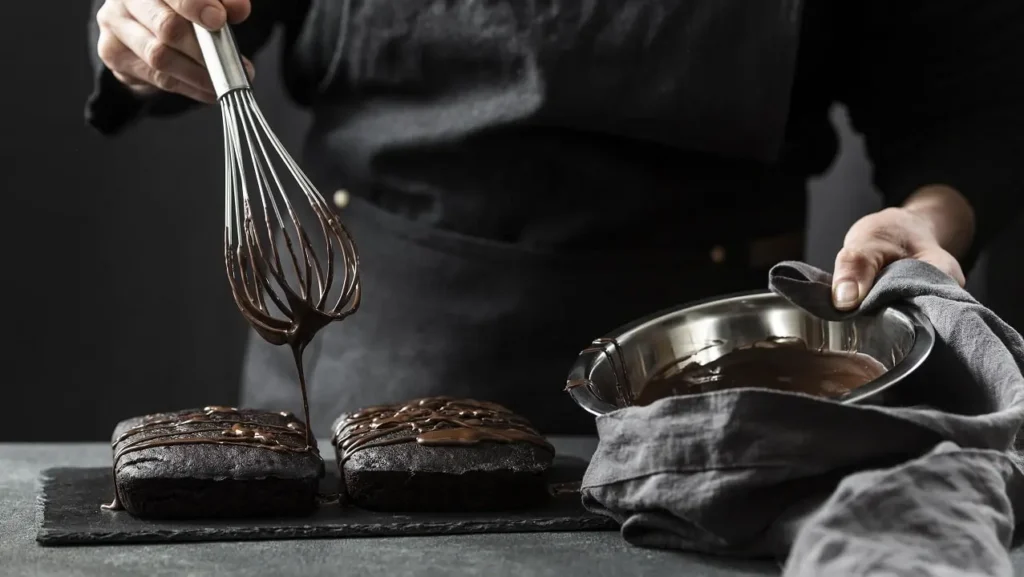 طرز تهیه کیک شکلاتی با پودر مافین در 4 مرحله